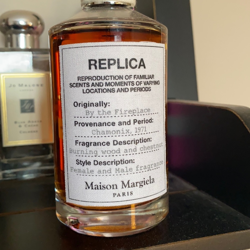Replica -By the Fireplace (Unisex Eau de Toilette)